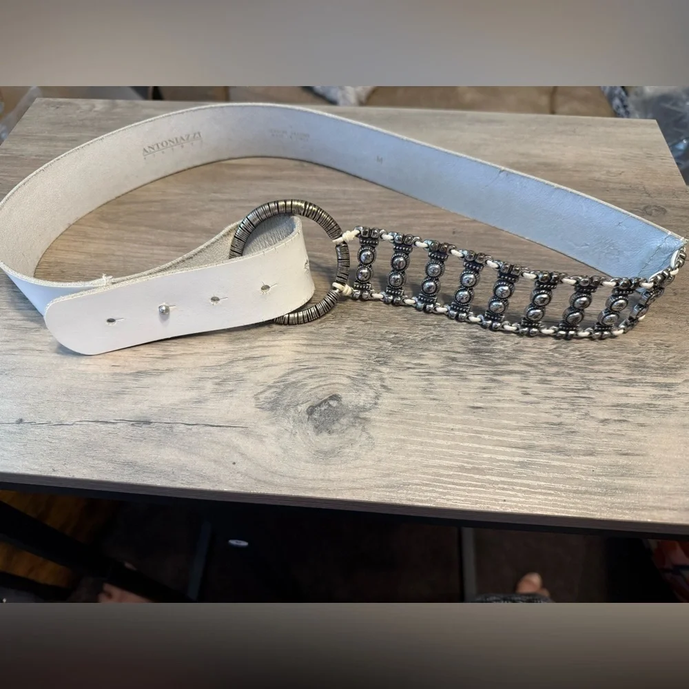 ANTONIAZZI FIRENZE ITALY White Leather Loop Ring Belt Silver Links Chic Stylish